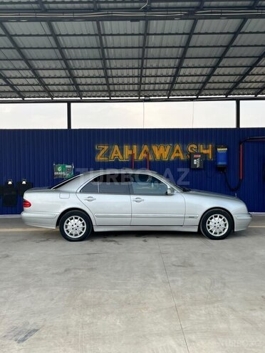 Mercedes E 200 2001, 366,246 km - 2.0 l - Gəncə