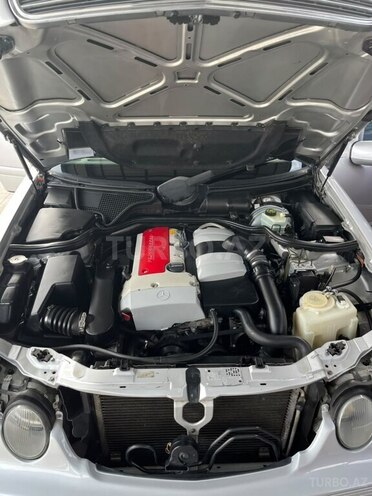 Mercedes E 200 2001, 366,246 km - 2.0 l - Gəncə