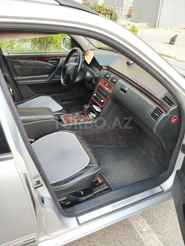 Mercedes E 240 1999, 370,000 km - 2.4 л - Bakı