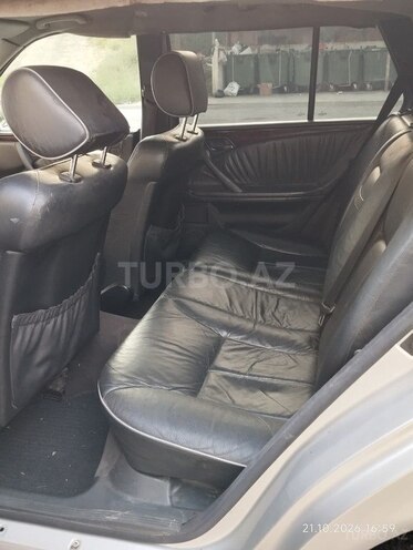 Mercedes E 240 1999, 370,000 km - 2.4 л - Bakı