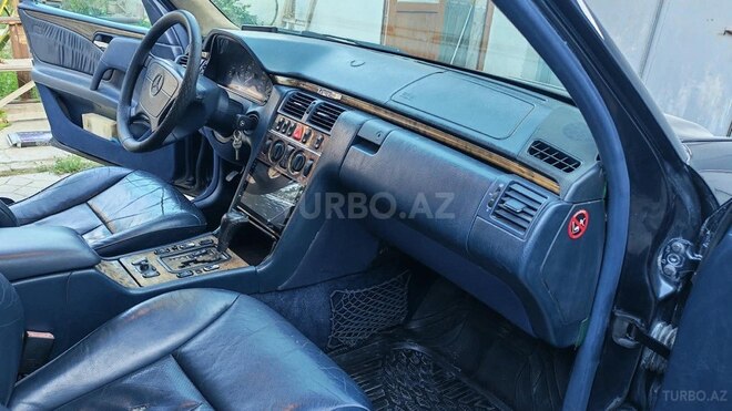 Mercedes E 240 1998, 365,000 km - 2.4 l - Bakı
