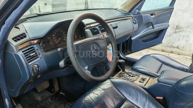 Mercedes E 240 1998, 365,000 km - 2.4 l - Bakı