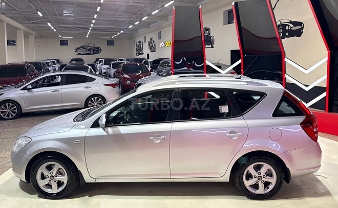 Kia  2008, 288,555 km - 1.6 l - Sumqayıt