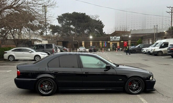 BMW 525 2002, 300,000 km - 2.5 l - Sumqayıt