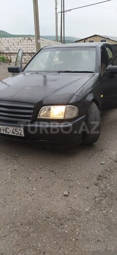 Mercedes C 180 1999, 300,000 km - 1.8 л - 