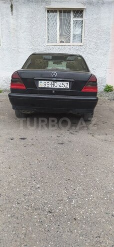Mercedes C 180 1999, 300,000 km - 1.8 л - 