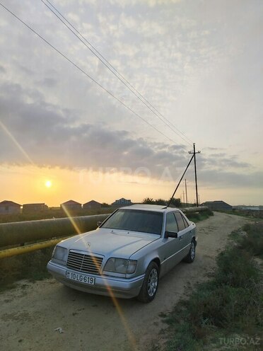 Mercedes E 220 1994, 589,476 km - 2.2 l - Bakı