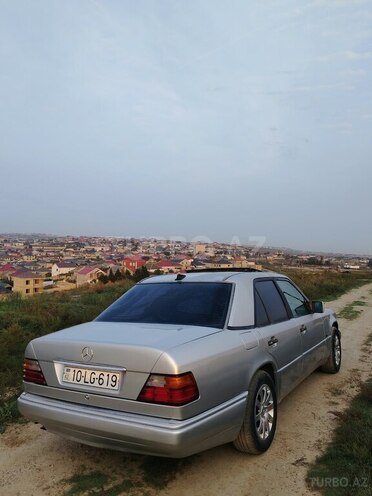 Mercedes E 220 1994, 589,476 km - 2.2 l - Bakı