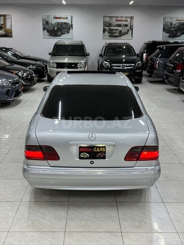 Mercedes E 240 2000, 241,000 km - 2.4 l - Sumqayıt