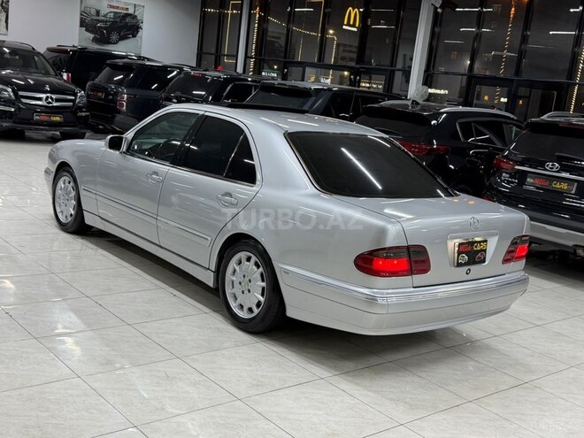 Mercedes E 240 2000, 241,000 km - 2.4 l - Sumqayıt