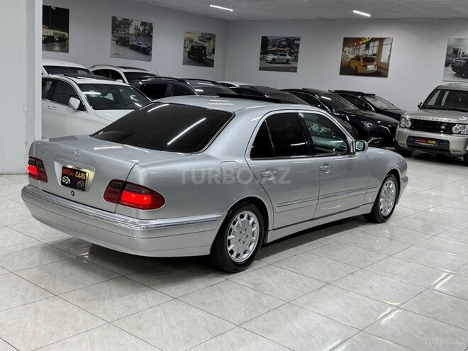 Mercedes E 240 2000, 241,000 km - 2.4 l - Sumqayıt