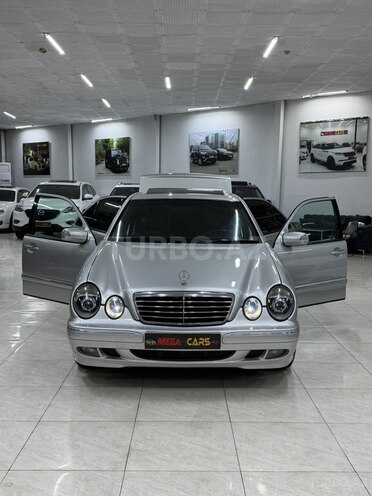 Mercedes E 240 2000, 241,000 km - 2.4 l - Sumqayıt