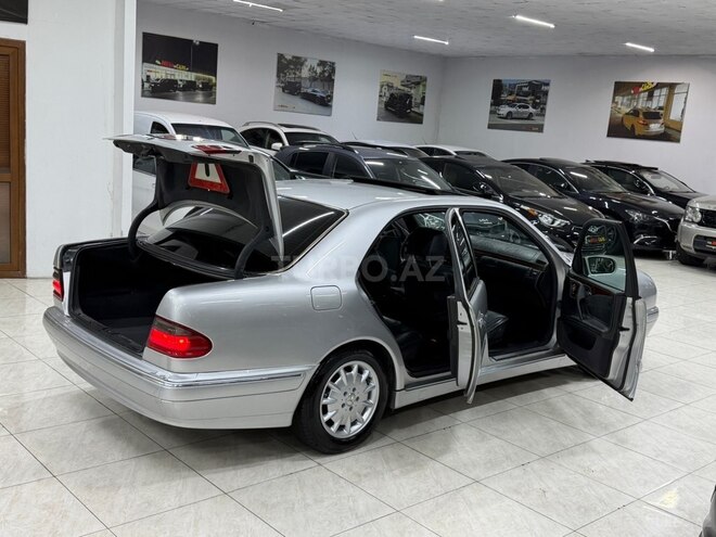 Mercedes E 240 2000, 241,000 km - 2.4 l - Sumqayıt