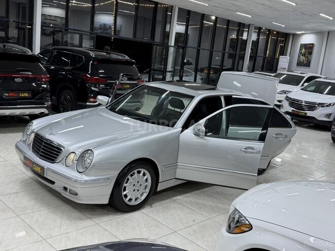 Mercedes E 240 2000, 241,000 km - 2.4 l - Sumqayıt