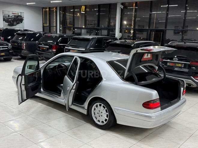 Mercedes E 240 2000, 241,000 km - 2.4 l - Sumqayıt