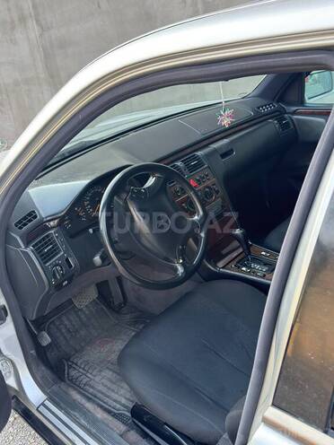 Mercedes E 280 1996, 338,560 km - 2.8 л - Bakı