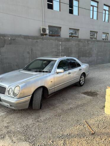 Mercedes E 280 1996, 338,560 km - 2.8 л - Bakı