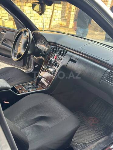 Mercedes E 280 1996, 338,560 km - 2.8 л - Bakı