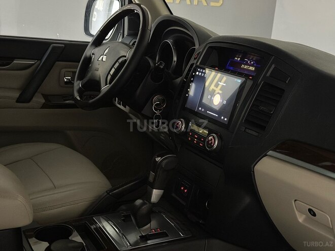 Mitsubishi Pajero 2008, 211,000 km - 3.0 l - Bakı
