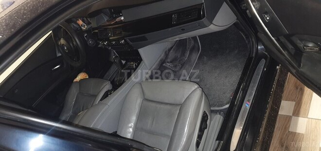 BMW 525 2006, 328,500 km - 3.0 l - Qazax