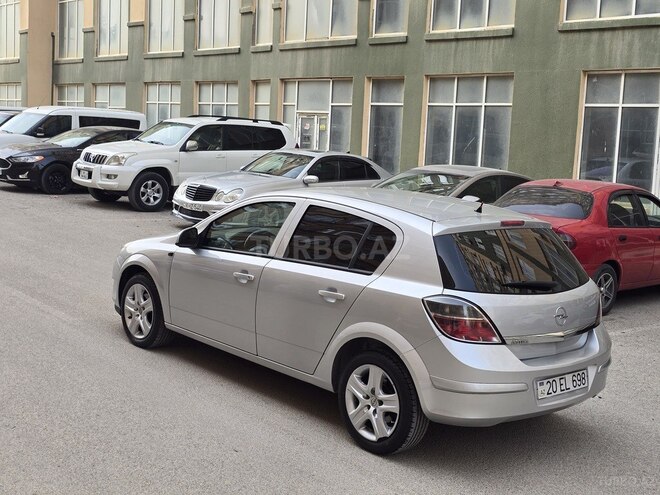 Opel Astra 2010, 272,000 km - 1.4 l - Bakı