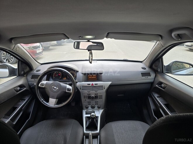 Opel Astra 2010, 272,000 km - 1.4 l - Bakı