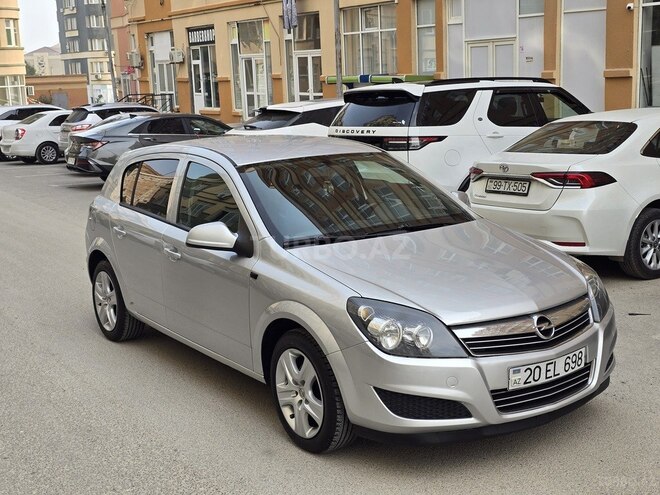Opel Astra 2010, 272,000 km - 1.4 l - Bakı