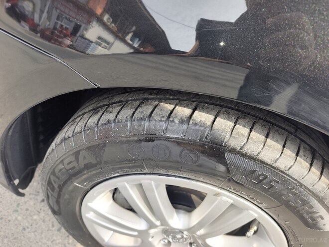 Toyota Corolla 2005, 283,555 km - 1.4 l - Bakı