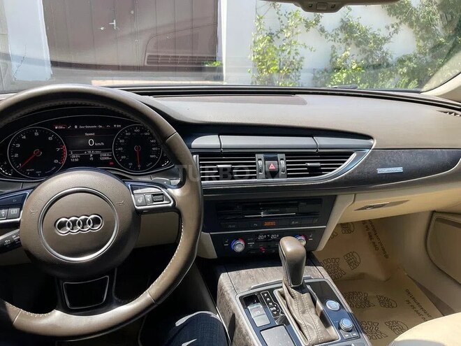 Audi A6 2017, 128,600 km - 2.0 л - Bakı