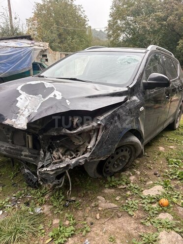 Kia  2010, 245,000 km - 1.6 l - Quba