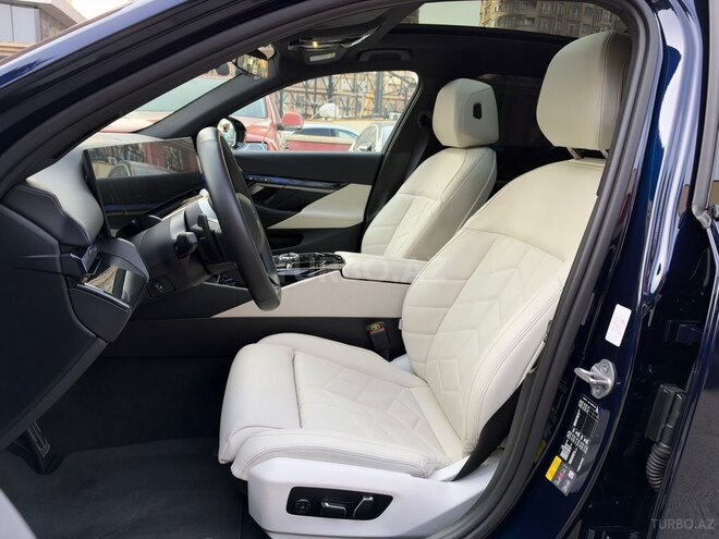 BMW i5 2023, 26,000 km - 0.0 л - Bakı