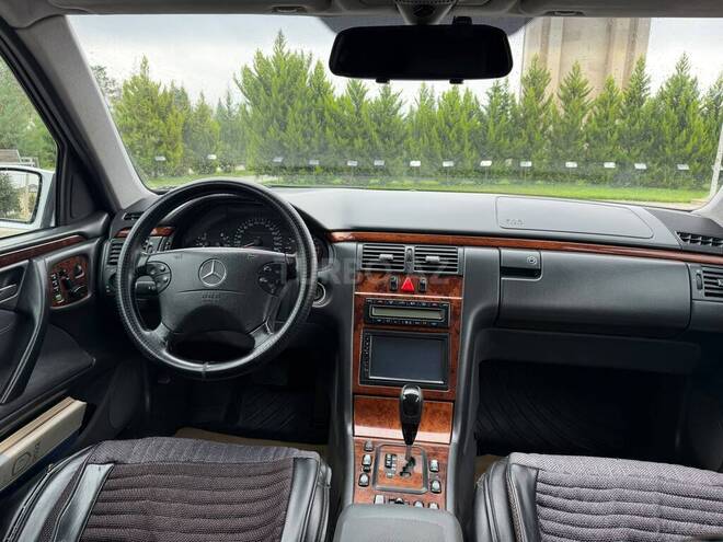 Mercedes E 240 2001, 350,000 km - 2.4 л - Şirvan