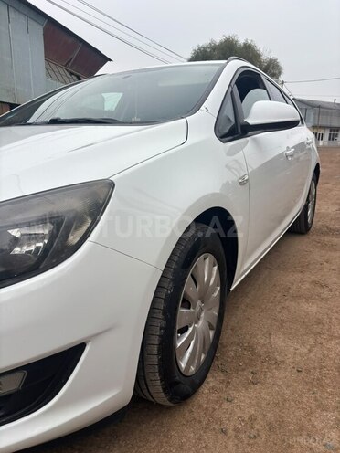 Opel Astra 2013, 342,000 km - 1.7 l - Salyan