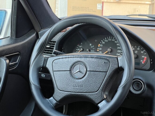 Mercedes C 240 2000, 325,000 km - 2.4 л - Bakı