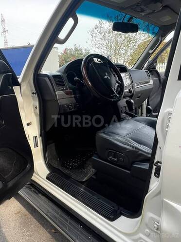 Mitsubishi Pajero 2010, 232,639 km - 3.5 l - Bakı