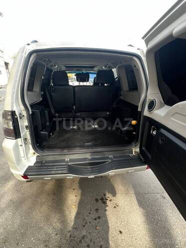 Mitsubishi Pajero 2010, 232,639 km - 3.5 l - Bakı