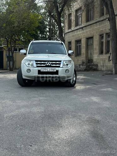 Mitsubishi Pajero 2010, 232,639 km - 3.5 l - Bakı