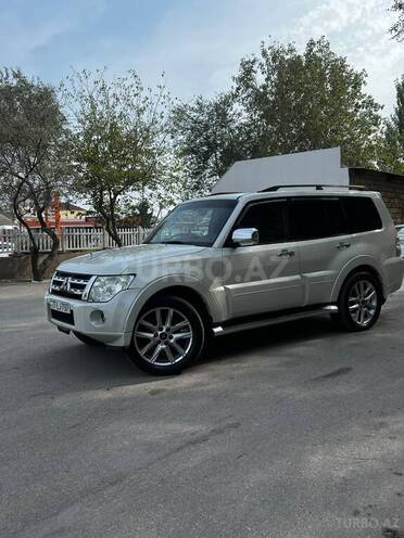 Mitsubishi Pajero 2010, 232,639 km - 3.5 l - Bakı