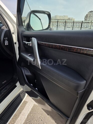 Toyota Land Cruiser 2012, 124,000 km - 4.6 l - Bakı
