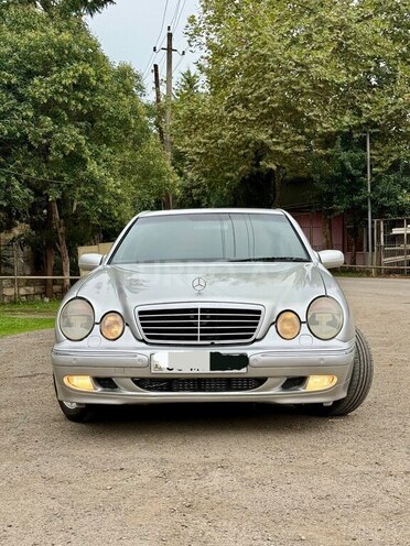 Mercedes E 220 1999, 320,000 km - 2.2 l - Astara