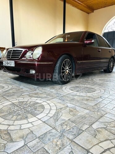 Mercedes E 240 1999, 211,000 km - 2.4 l - Gəncə