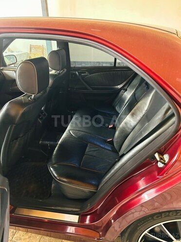 Mercedes E 240 1999, 211,000 km - 2.4 l - Gəncə