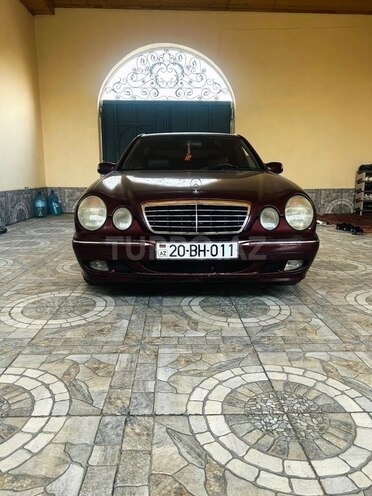 Mercedes E 240 1999, 211,000 km - 2.4 l - Gəncə