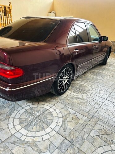 Mercedes E 240 1999, 211,000 km - 2.4 l - Gəncə