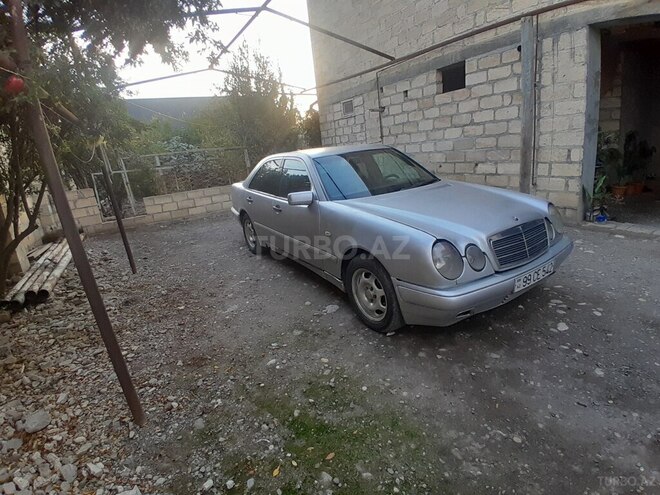 Mercedes E 220 1997, 253,610 km - 2.2 l - Yevlax