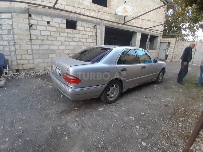Mercedes E 220 1997, 253,610 km - 2.2 l - Yevlax