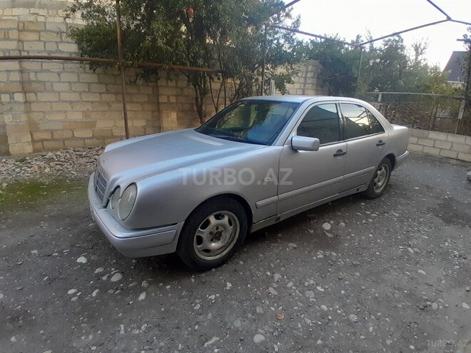 Mercedes E 220 1997, 253,610 km - 2.2 l - Yevlax