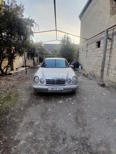Mercedes E 220 1997, 253,610 km - 2.2 l - Yevlax