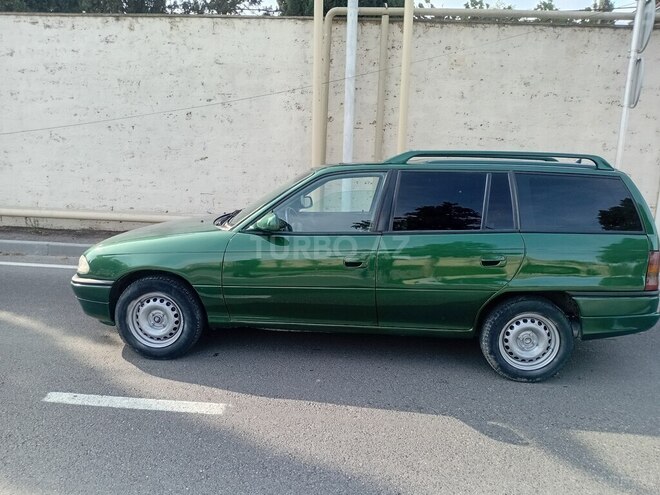 Opel Astra 1996, 246,400 km - 1.6 л - Bakı