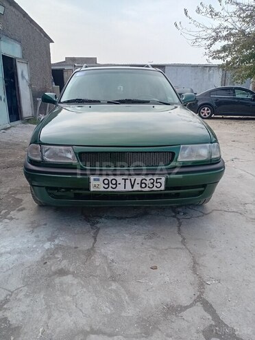 Opel Astra 1996, 246,400 km - 1.6 л - Bakı